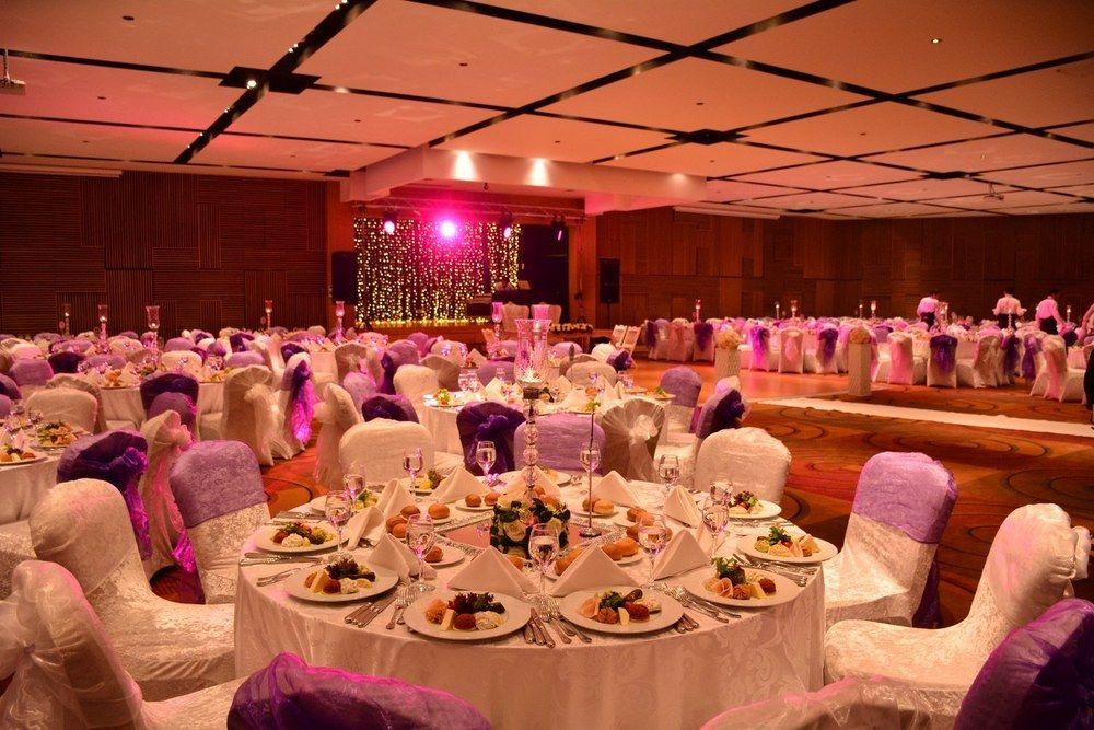 Istanbul Gonen Hotel Eksteriør billede A wedding reception at the Grand Ballroom
