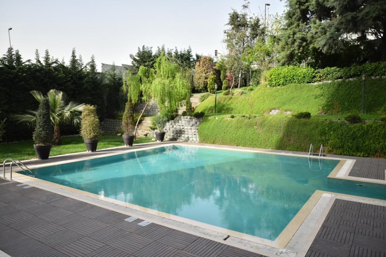 Istanbul Gonen Hotel Eksteriør billede Swimming pool