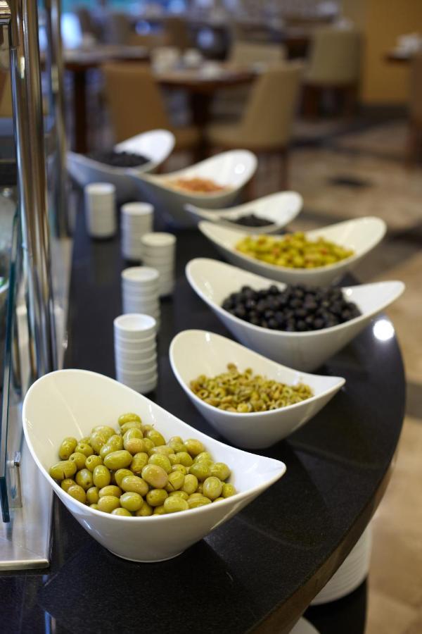 Istanbul Gonen Hotel Eksteriør billede Olives