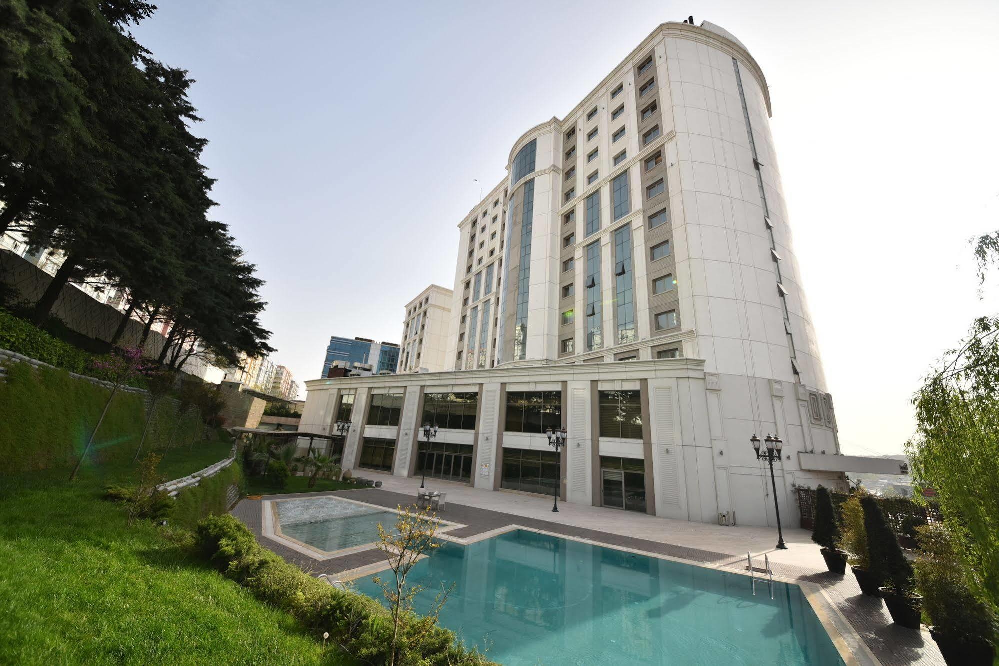 Istanbul Gonen Hotel Eksteriør billede The hotel in 2012